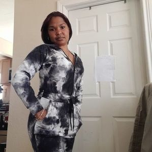 Meet your Posher, Danay